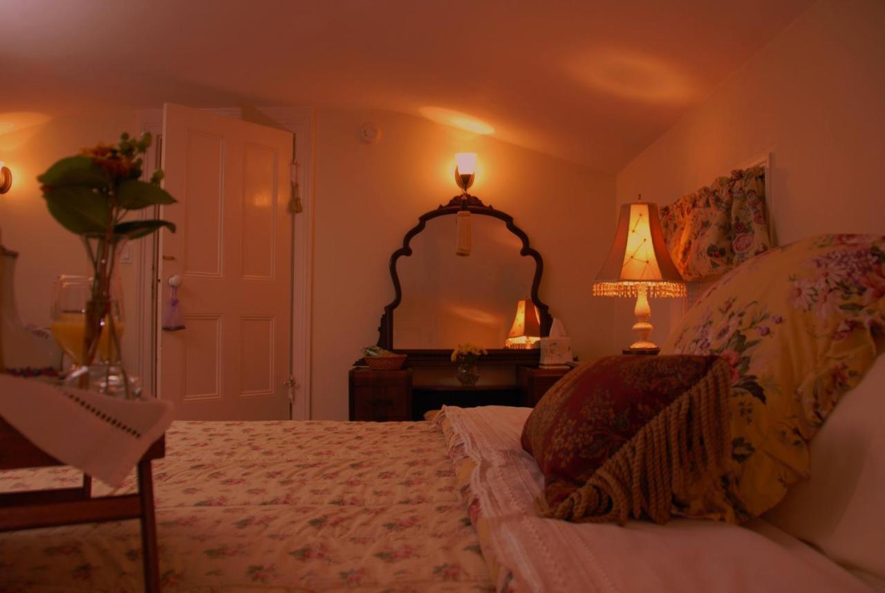 Arbor View House Bed And Breakfast East Marion Exterior photo