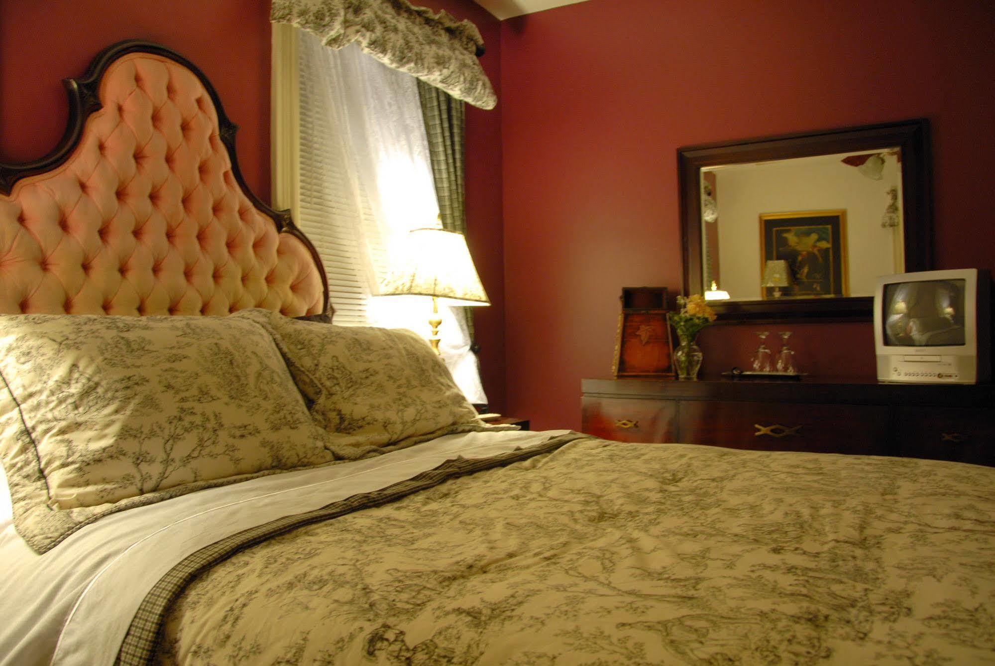 Arbor View House Bed And Breakfast East Marion Exterior photo